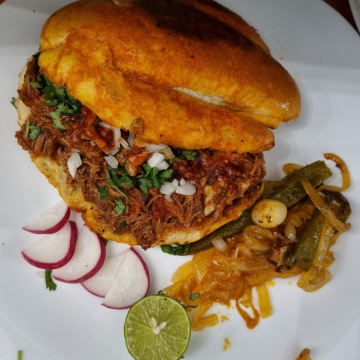 Torta de Birria