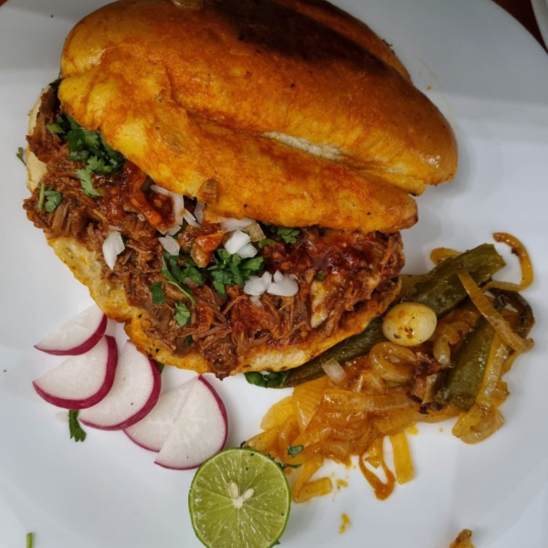 Torta de birria